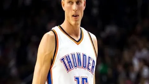 海港队梅州之战夺冠，下半赛季多线挑战需谨慎应对。